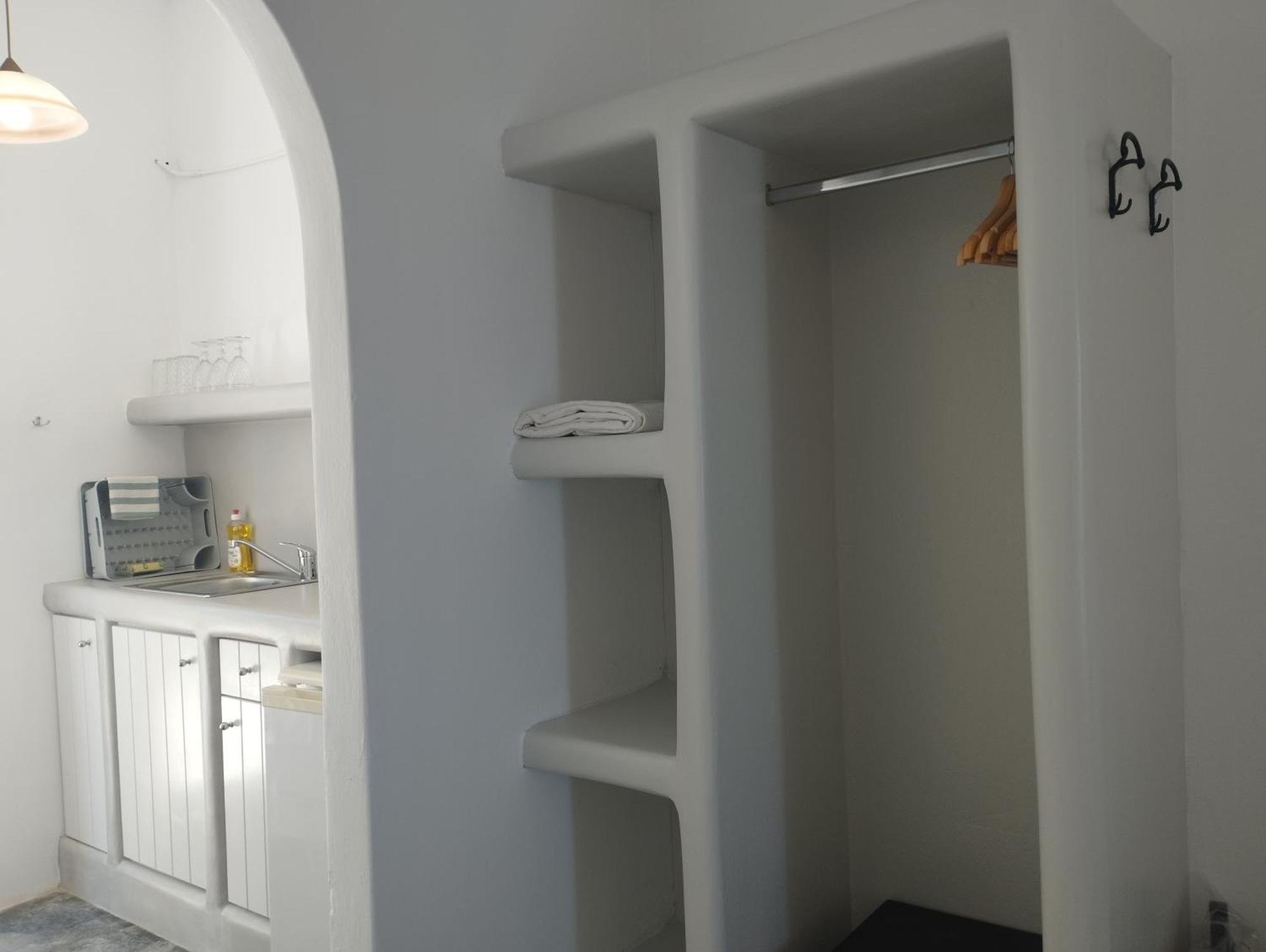 Marisini Sea View Aparthotel Batsi  Bagian luar foto