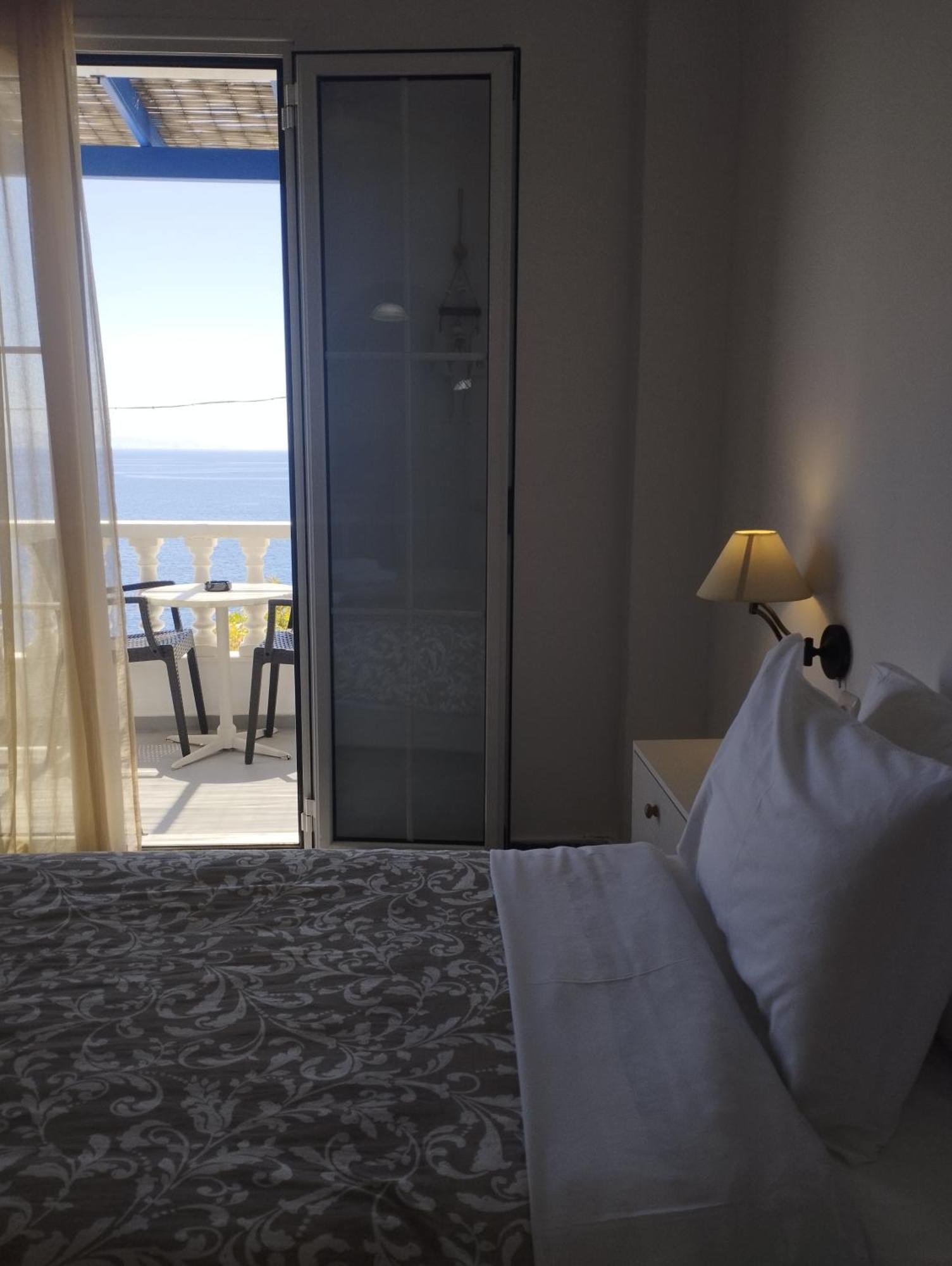 Marisini Sea View Aparthotel Batsi  Bagian luar foto