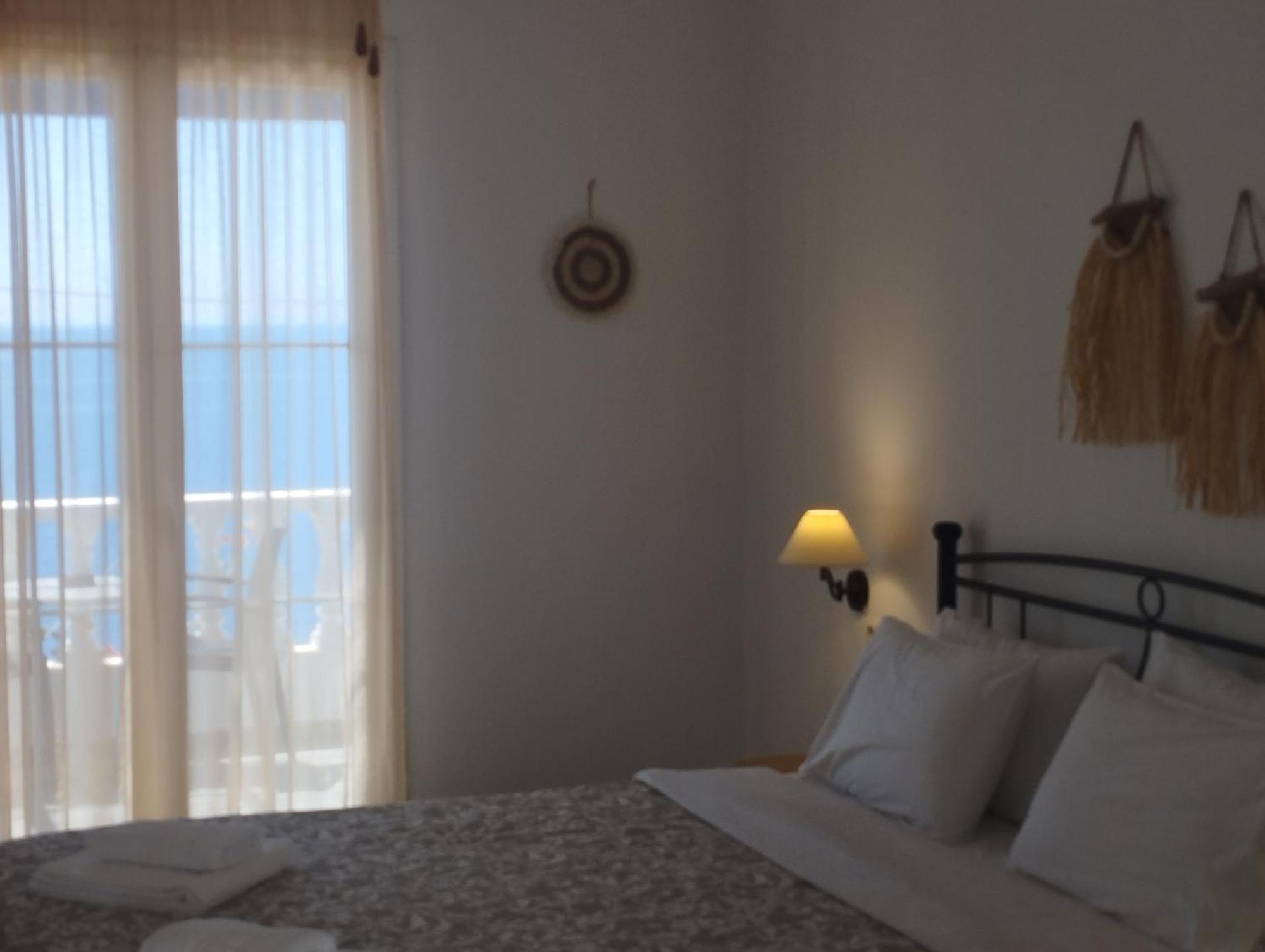 Marisini Sea View Aparthotel Batsi  Bagian luar foto