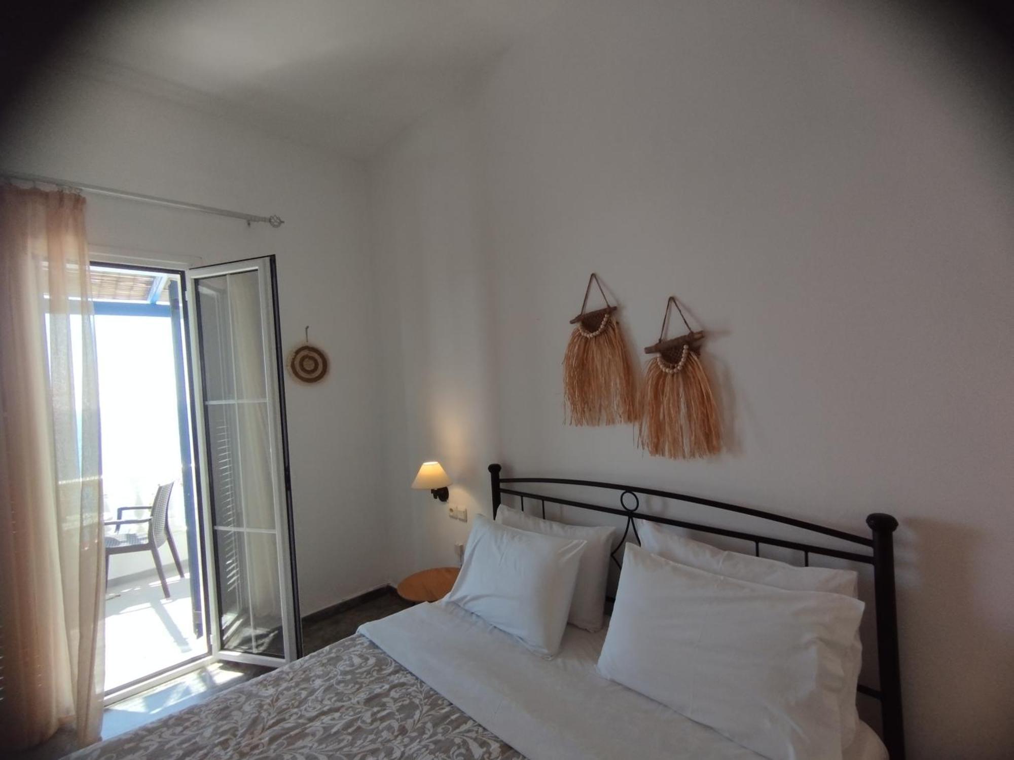 Marisini Sea View Aparthotel Batsi  Bagian luar foto