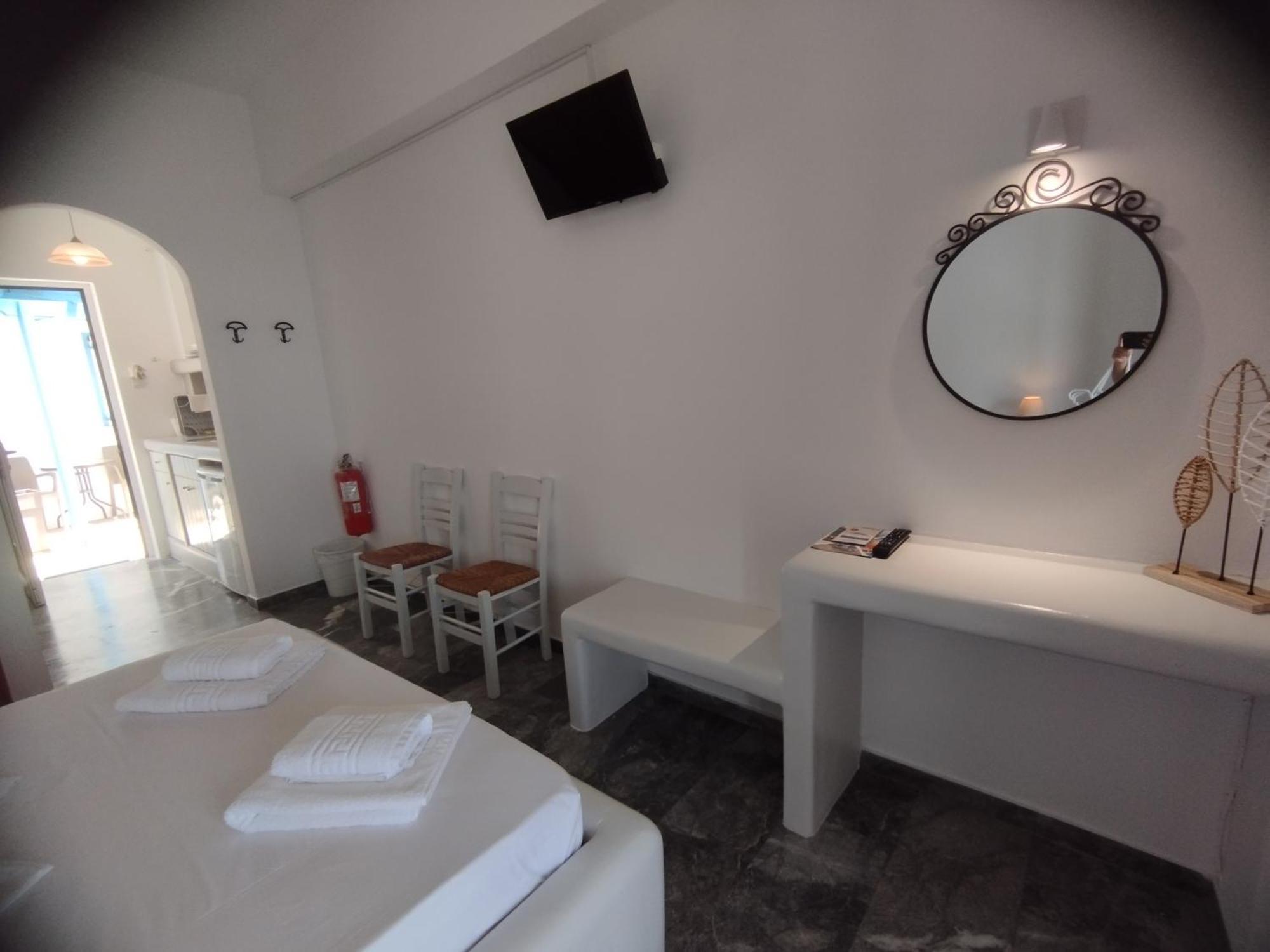 Marisini Sea View Aparthotel Batsi  Bagian luar foto