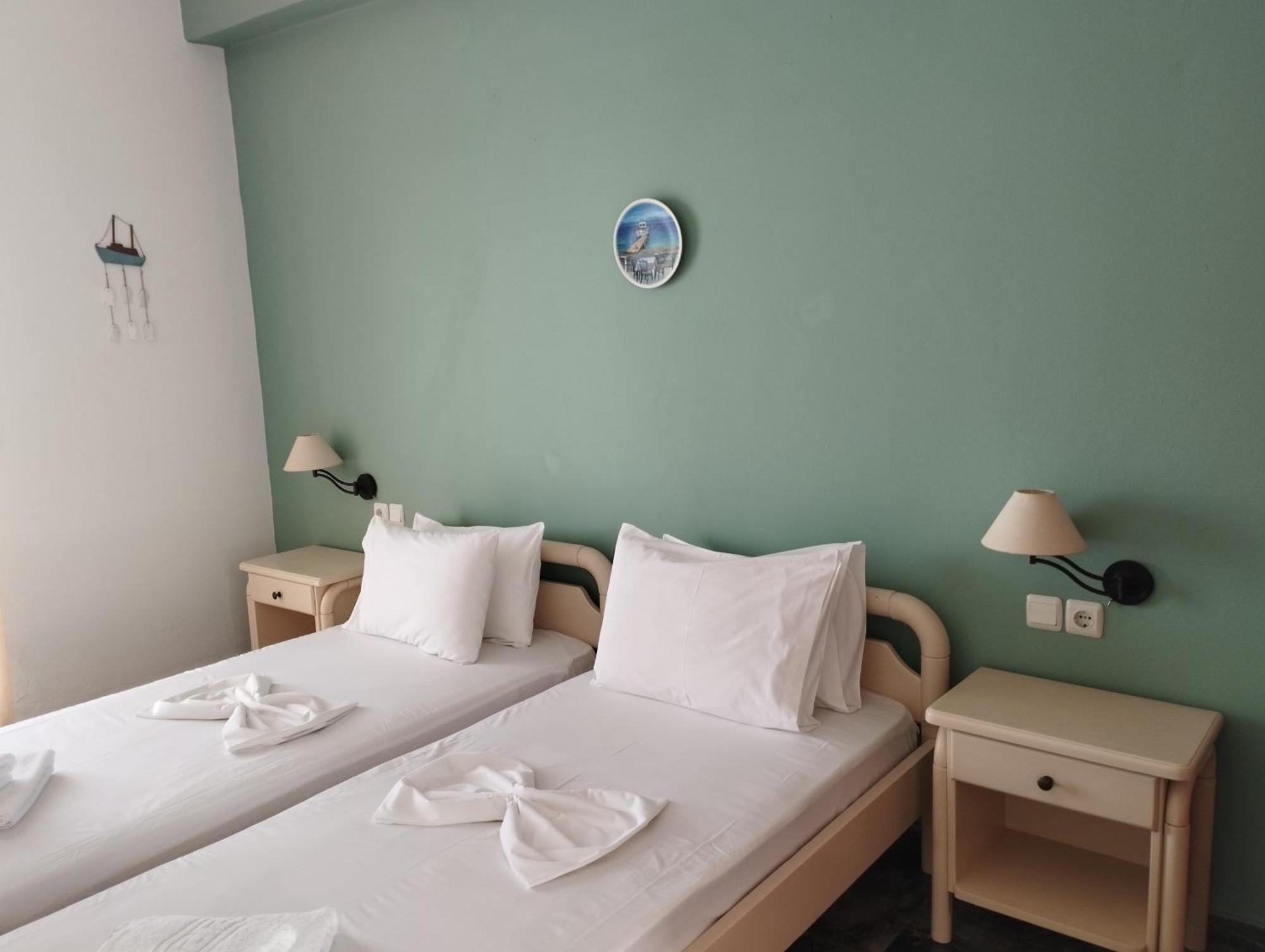 Marisini Sea View Aparthotel Batsi  Bagian luar foto