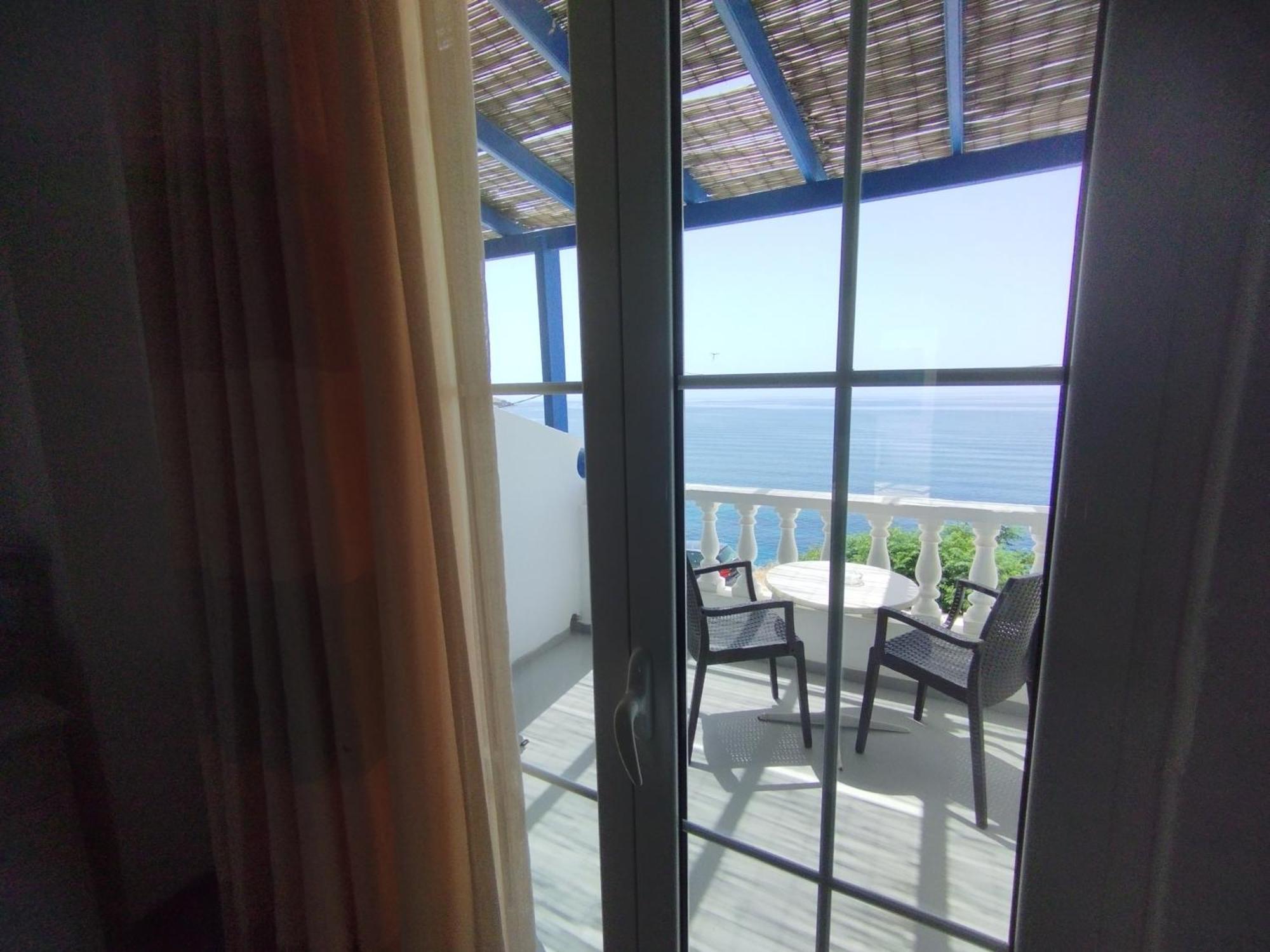 Marisini Sea View Aparthotel Batsi  Bagian luar foto