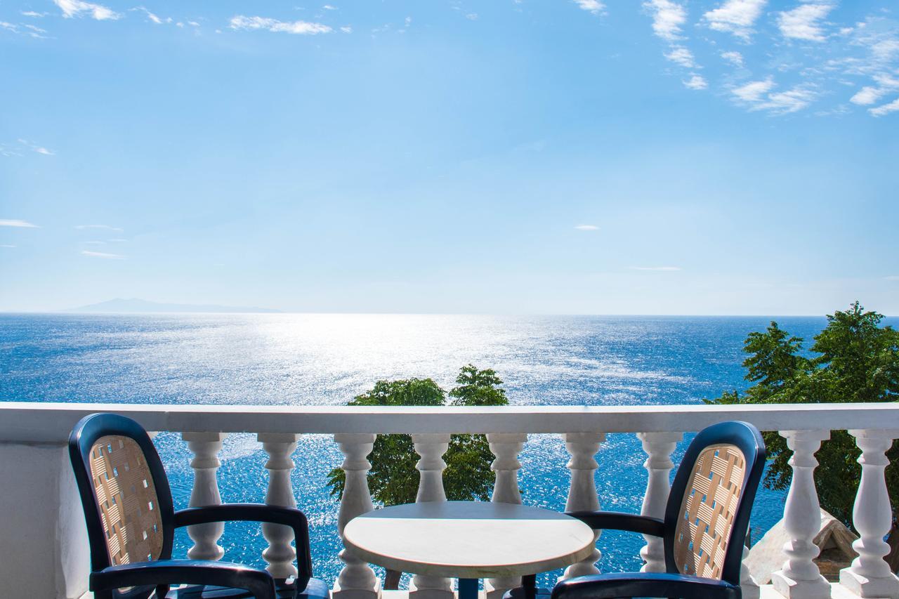 Marisini Sea View Aparthotel Batsi  Bagian luar foto